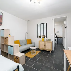  Appartement T1 Situé Au Centre Historique De
